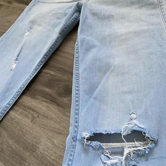 Hollister High Rise Jeans - Picture 2 of 4